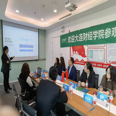 商學(xué)院赴校外實踐教學(xué)基地開展文化經(jīng)紀(jì)人服務(wù)交流活動